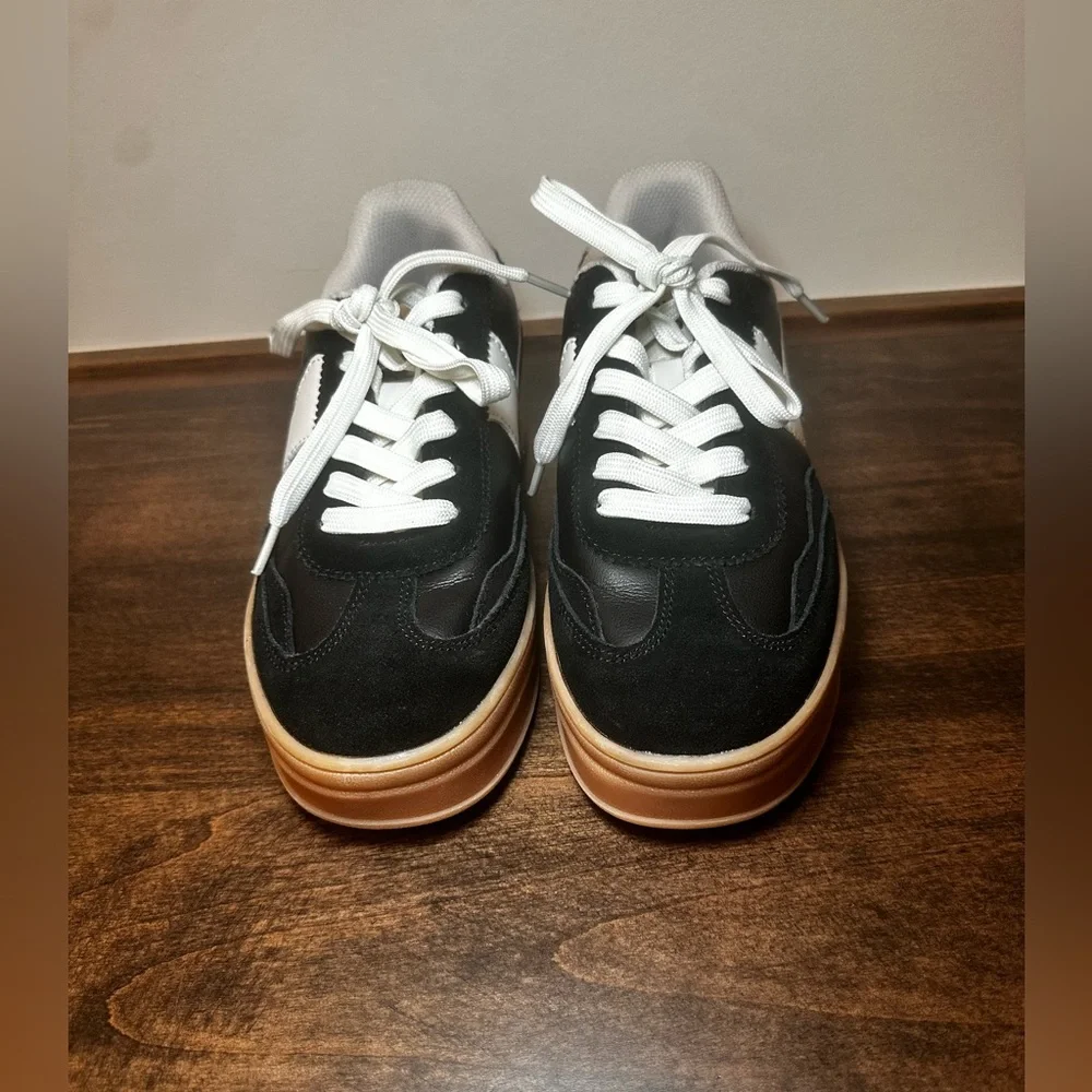 Luck Step Black and White Women's Platform Sneakers - Picture 5 of 10